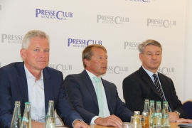 Hannes Zapf, Norbert Blankenhagen und Thomas Schmid bei der Pressekonferent (v.l.)