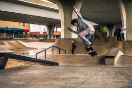 Skatepark unter einer Brücke in den USA - Foto: Brett Sayles / Pexels.com