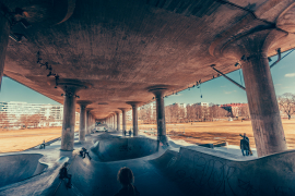 Skatepark unter einer Brücke in Stockholm, Schweden - Foto: Mikael Kristenson / unsplash.com