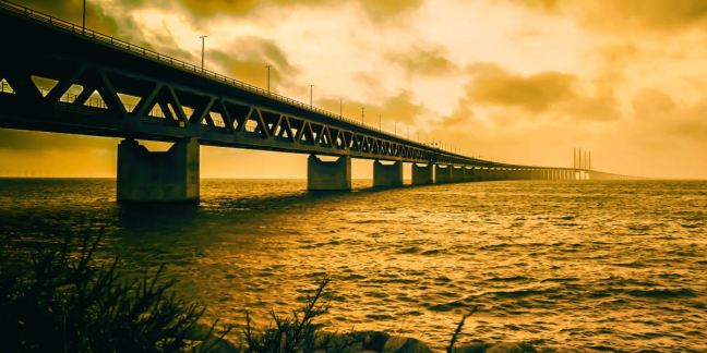 Platz 3: Öresund Bridge – die längste Brücke Skandinaviens und die längste Doppelstockbrücke Europas Platz 3: Öresund Bridge – die längste Brücke Skandinaviens und die längste Doppelstockbrücke Europas