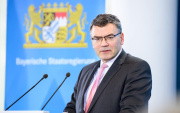 Staatsminister Dr. Florian Herrmann