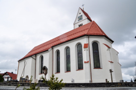 Außenansicht Kirche von Südosten (Foto: Eger)