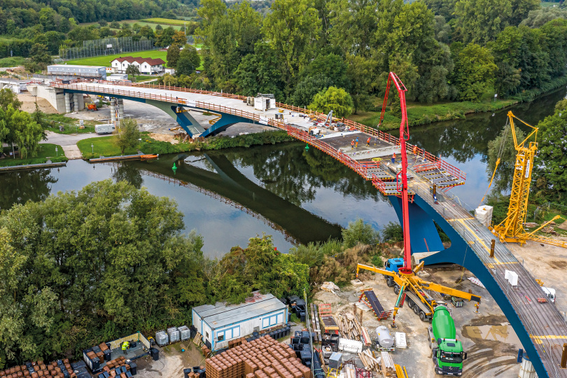 Mit elegantem Schwung in Rekordzeit über den Neckar