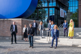 Der neu gewählte Vorstand der XIII. Wahlperiode (v.li.n.re.): Clemens Richarz (1. Vizepräsident), Natalie Eßig, Franz Damm (Vizepräsident), David M. Meuer, Doris Lackerbauer, Karlheinz Beer, Annette Brunner, Lydia Haack (Präsidentin), Jörg Heiler, Ariane Jungwirth 