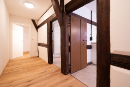 Restaurierung der historischen Zimmertüren in der Dachgeschosswohnung
(© Anton Färber, Fotograf)