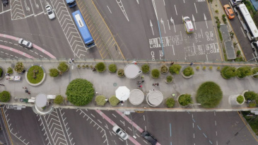 Folge 3: Verkehr: Von der Stadtautobahn zum Park, von Gleisen zu Spazierwegen - Unterirdische Kunst: Museen graben sich ein - Diagonale Erschließung: Die Schrägachse als städtebaulicher Parameter
