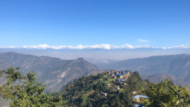 Dorf Lurpung mit Himalaja