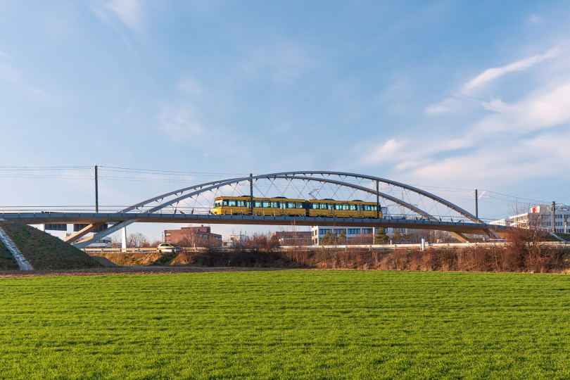 Stadtbahnbrücke Stuttgart: Neuartige Carbonhänger setzen Maßstäbe