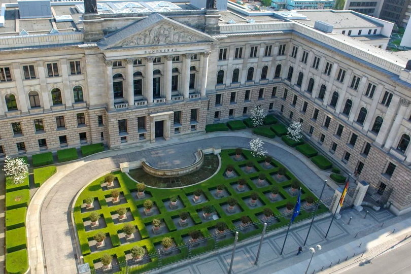 Bundesrat stimmt Änderung der Vergabeverordnung zu - Planende Berufe erwarten massive Verwerfungen im deutschen Planungsmarkt