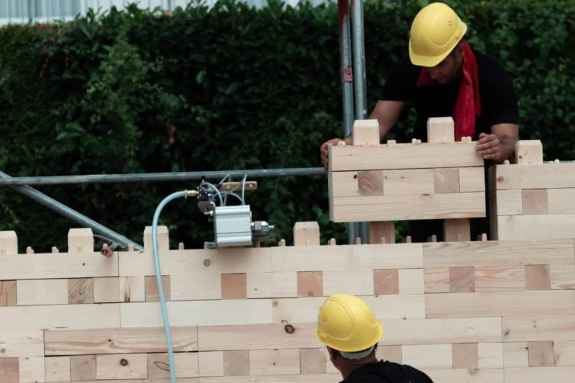 Ein Kindheitstraum wird wahr: Nachhaltiges Bauen mit Riesen-Lego