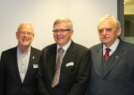 Prof. Dr. Norbert Gebbeken (Präsident BayIka-Bau), Dipl.-Ing. Robert Spalek (Tschechische Kammer der Bauingenieure ČKAIT) und Ing. Svatopluk Zídek beim Vorabendempfang zum 25. Bayerischen Ingenieuretag am 19.01.2017 (v.l.). Foto: BayIka-Bau)