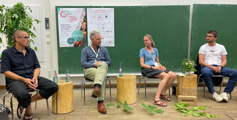 Prof. Eike Roswag-Klinge, Dr. Markus Hennecke, Carolina Mojto und Andreas Kunsmann (v.l.)