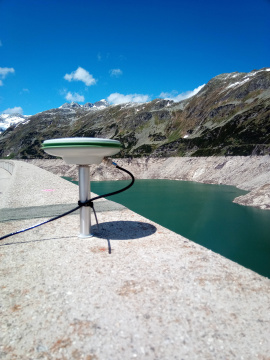 Eine Messantenne auf der Kölnbreinsperre. Foto: IGMS - TU Graz 