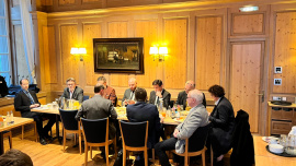 Die Abgeordneten der CSU-Landtagsfraktion beim Parlamentarischen Frühstück mit dem Vorstand der Bayerischen Ingenieurekammer-Bau. Foto: BayIka-Bau)