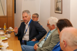 Dr.-Ing. Markus Hennecke (l.) beim Parlamentarischen Frühstück. Foto: FREIE WÄHLER Landtagsfraktion