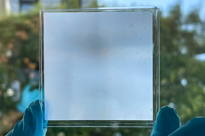 Transparentes Metamaterial für energiesparende Licht- und Temperaturregulierung in Gebäuden