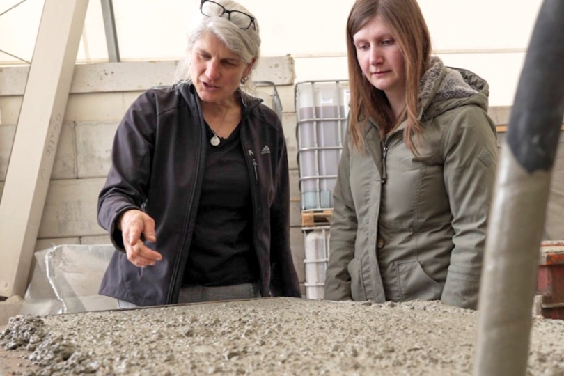 Nachhaltiger Recyclingbeton durch Biozementierung