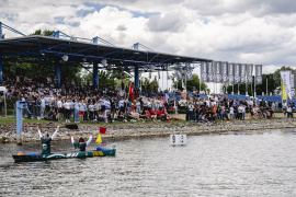 Am 14. und 15. Juni fand die 19. Deutsche Betonkanu-Regatta am Beetzsee in Brandenburg an der Havel statt. Rund 1.000 Studierende und zahlreiche Besucher sorgten für beste Stimmung. (Foto: IZB/ Sascha Steinbach).