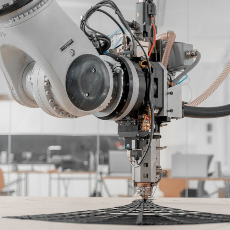 Large-Scale additive Fertigungsplattform zur robotergestützten Materialprogrammierung. Foto: Universität Stuttgart, ICD