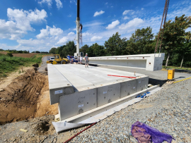 Einhub der Brückenträger. Foto: Jakob Putz / HTW Dresden