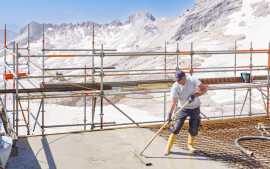 Auf 2.650 m ist das frostfreie Zeitfenster nur wenige Wochen lang. Foto: Hinterschwepfinger Projekt GmbH