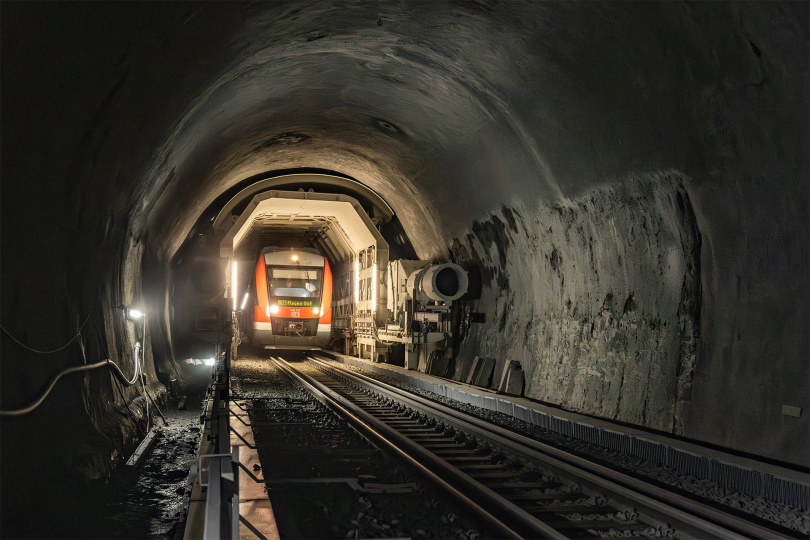 TES im Einsatz bei der Erneuerung des Fachinger Tunnels: Maschinentechnik auf engstem Raum