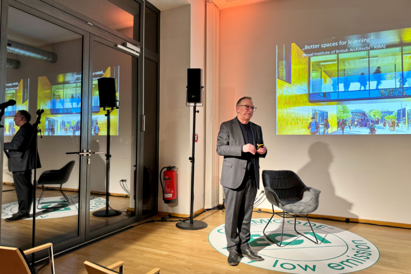 TUM-Professor Thomas Auer: Plädoyer für einfaches, technisch abgerüstetes und emissionsarmes Bauen