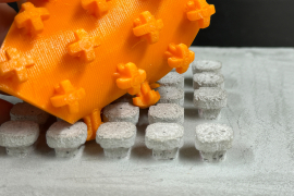 TU Graz entwickelt Klettverschluss für Gebäudeteile: Das Klettelement verhakt sich im Bauteil. Foto: IAT / TU Graz 