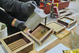 TU Graz entwickelt Klettverschluss für Gebäudeteile: Herstellung_mit_Papierschalung. Foto: LKI / TU Graz 