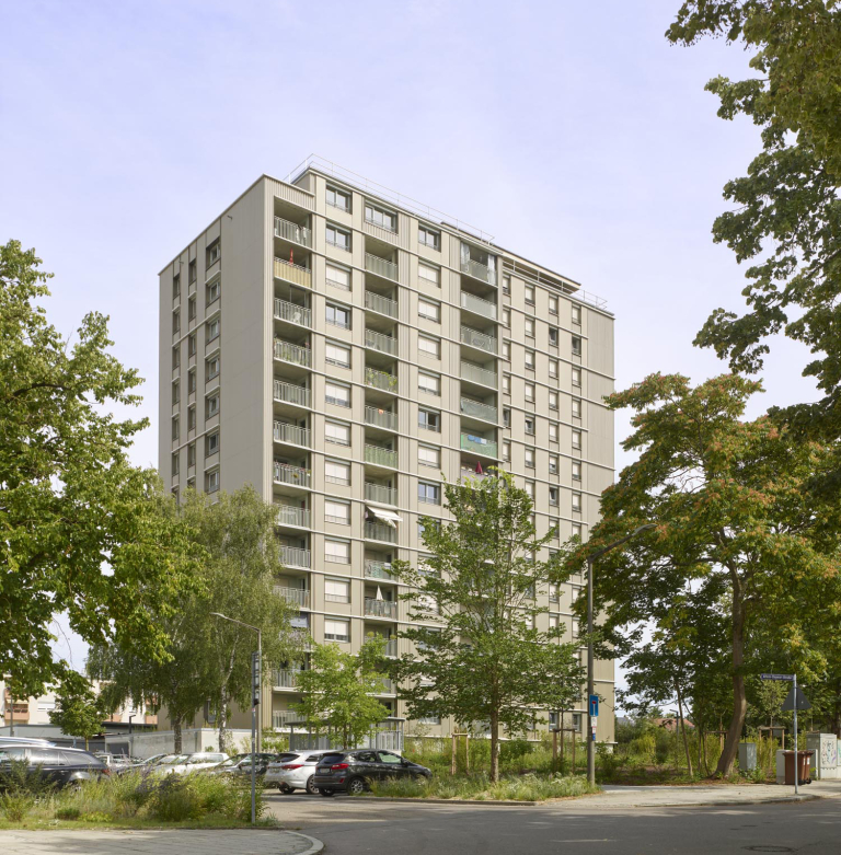 Wohnhochhaus, Regensburg | Bildquelle: Roland Halbe