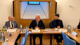 Jürgen Mistol MdL, parlamentarischer Geschäftsführer und Sprecher für Wohnen der Grünen, Prof. Dr.-Ing. Norbert Gebbeken, Präsident der Bayerischen Ingenieurekammer-Bau und Johannes Becher MdL, 1. stellv. Fraktionsvorsitzende der Grünen 