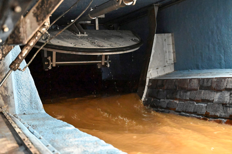  Digital steuerbare Kanalklappen im Einsatz. Foto: JenaWasser