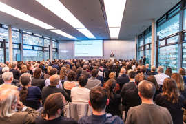 Bauminister Christian Bernreiter bei seinem Grußwort. Foto: Johannes Müller