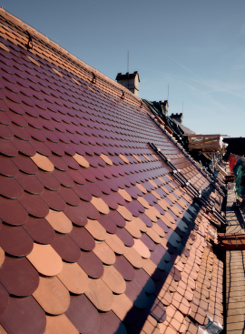 Die finale Ornamentik der denkmalgerechten PV-Anlage. Foto: Nicolaj Koraus. 