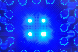 Als eine von wenigen Universitäten weltweit bildet die TU Braunschweig die vollständige Fertigungsstrecke für LEDs ab. Foto: Agus Dharmawan / TU Braunschweig.