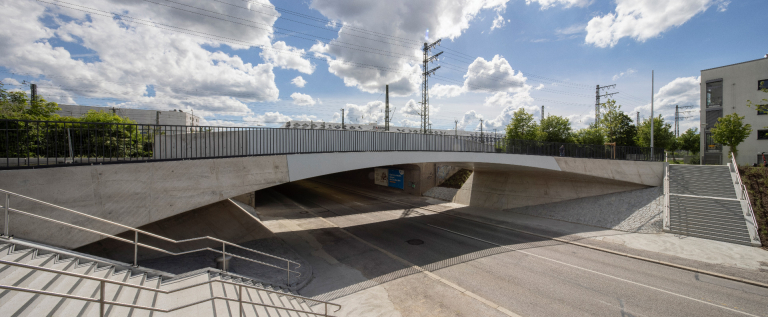 Die neue Offenbachbrücke von Norden her gesehen. Foto: Wilfried Dechau