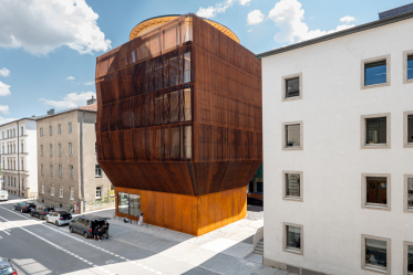 TUM-Kinderoase: Schlüsselübergabe mit Star-Architekt Francis Kéré