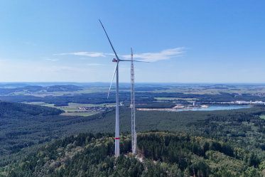 199 Meter Nabenhöhe und 285 Meter Gesamthöhe: Höchster Serien-Turm für Windenergieanlagen fertiggestellt