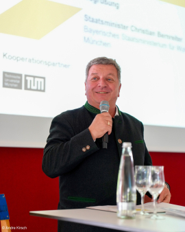 Staatsminister Christian Bernreiter. Foto: André Kirsch