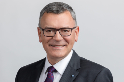 Staatsminister Dr. Florian Herrmann