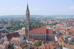 Kirchturm der Martinskirche in Landshut