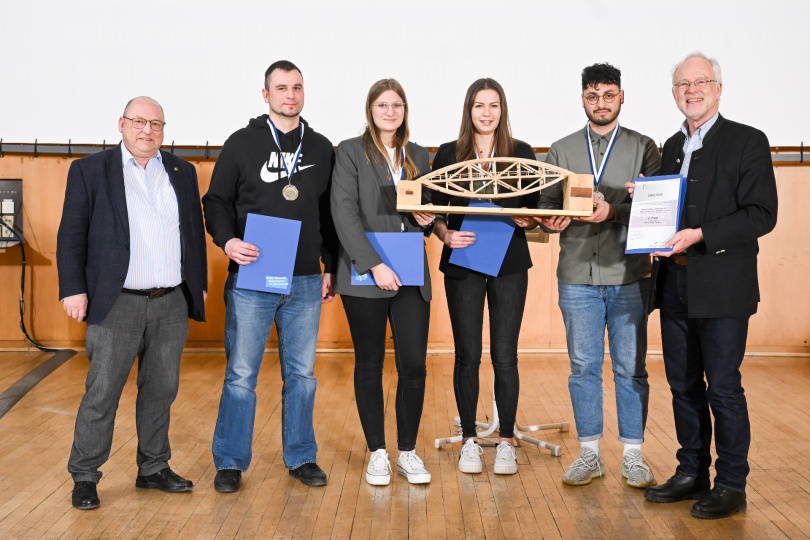 Platz 2: HoLa-VoDo-Puente von Holger Münch, Laura Ruppenstein, Doreen Häublein, Volkan Yanar, Staatliche Fachschule für Bautechnik Kulmbach, 21 – 36 Jahre