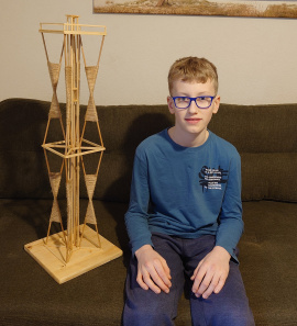 Platz 1: Space Tower von Paul, 13 Jahre, Gymnasium Donauwörth, 8. Klasse